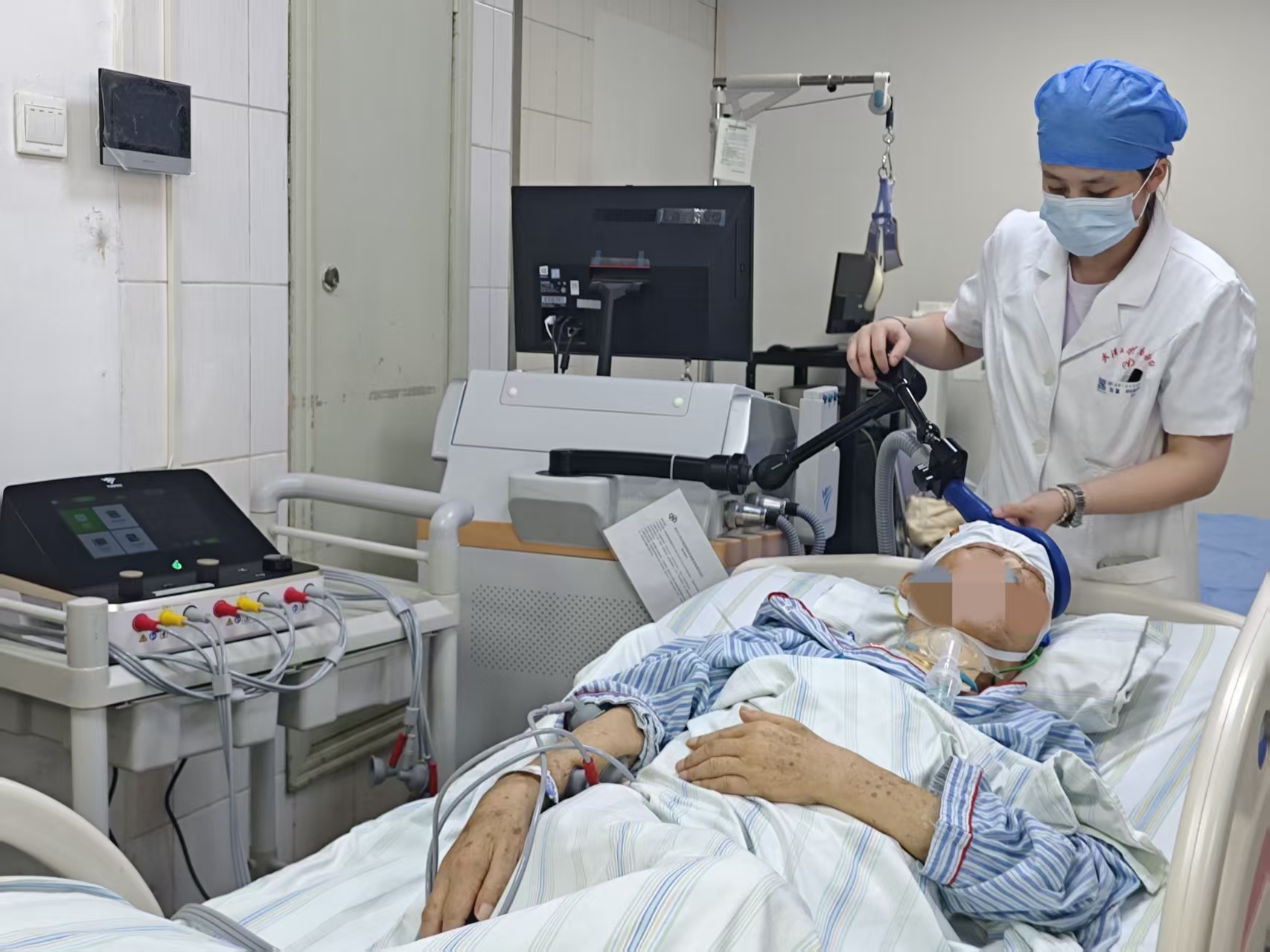 媒體說 | 78歲老人腦?；杳裕X機接口技術(shù)成功喚醒